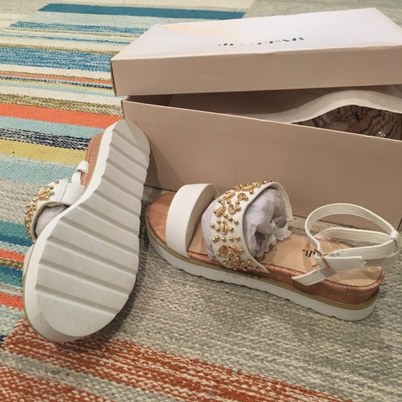 white, platform sandals - Picture 5 of 6